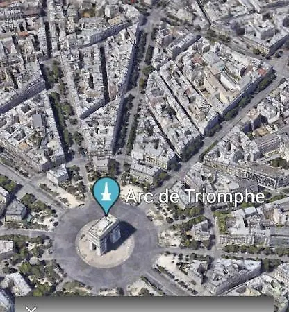 Spacious 2 Bedroom Apt - Ternes Apartment *