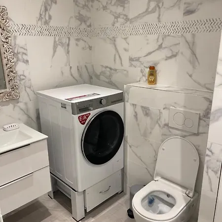 Spacious 2 Bedroom Apt - Ternes Apartment Paris