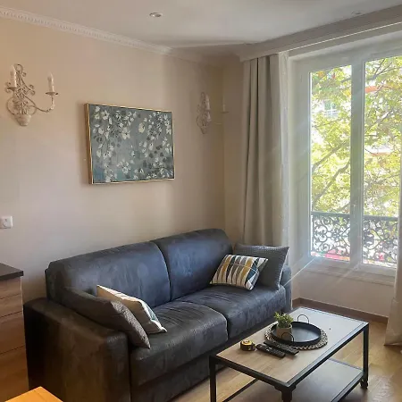 Spacious 2 Bedroom Apt - Ternes Paris